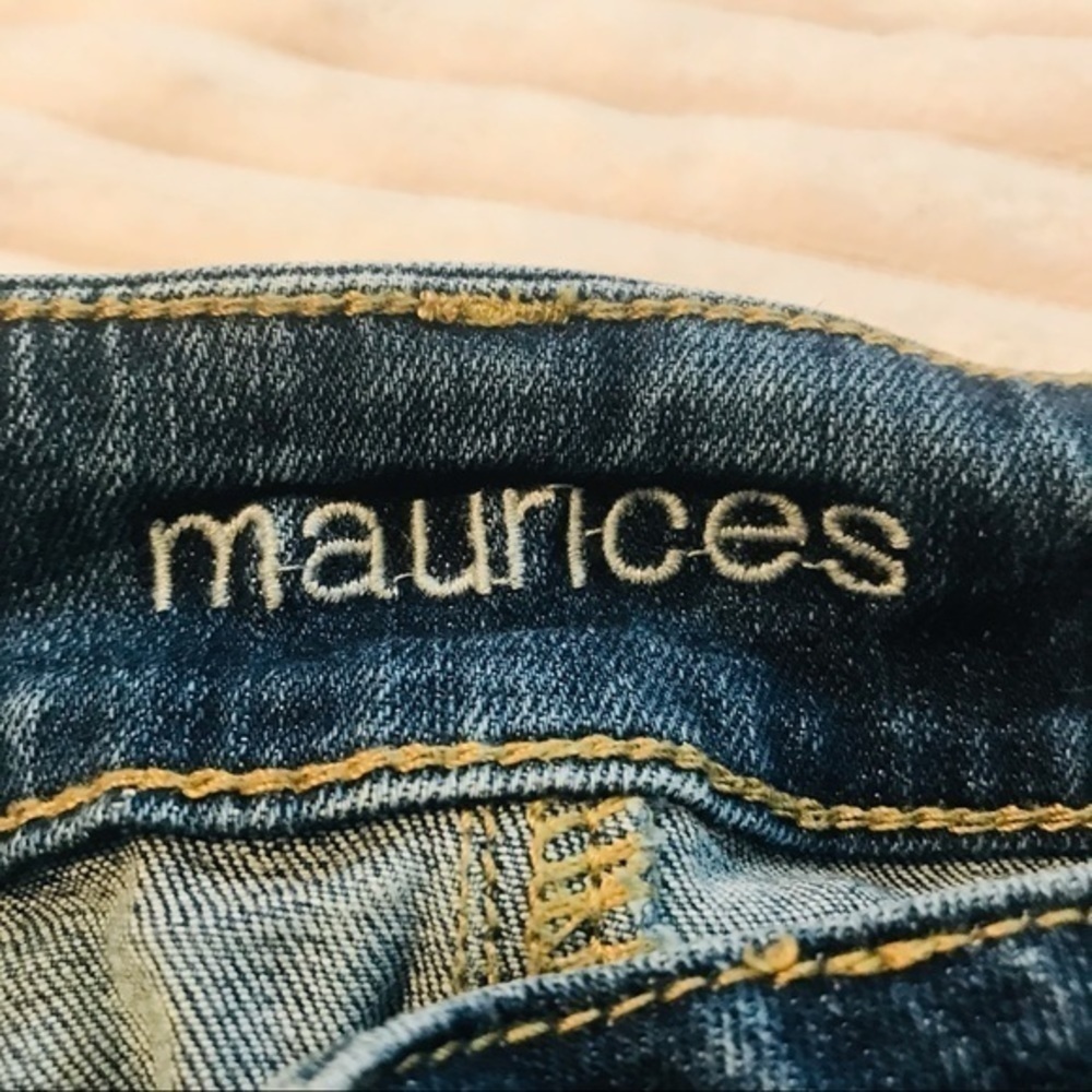 Maurices Straight Cropped Destructed Jeans Distressed Jean Size 2 26 - Picture 4 of 5